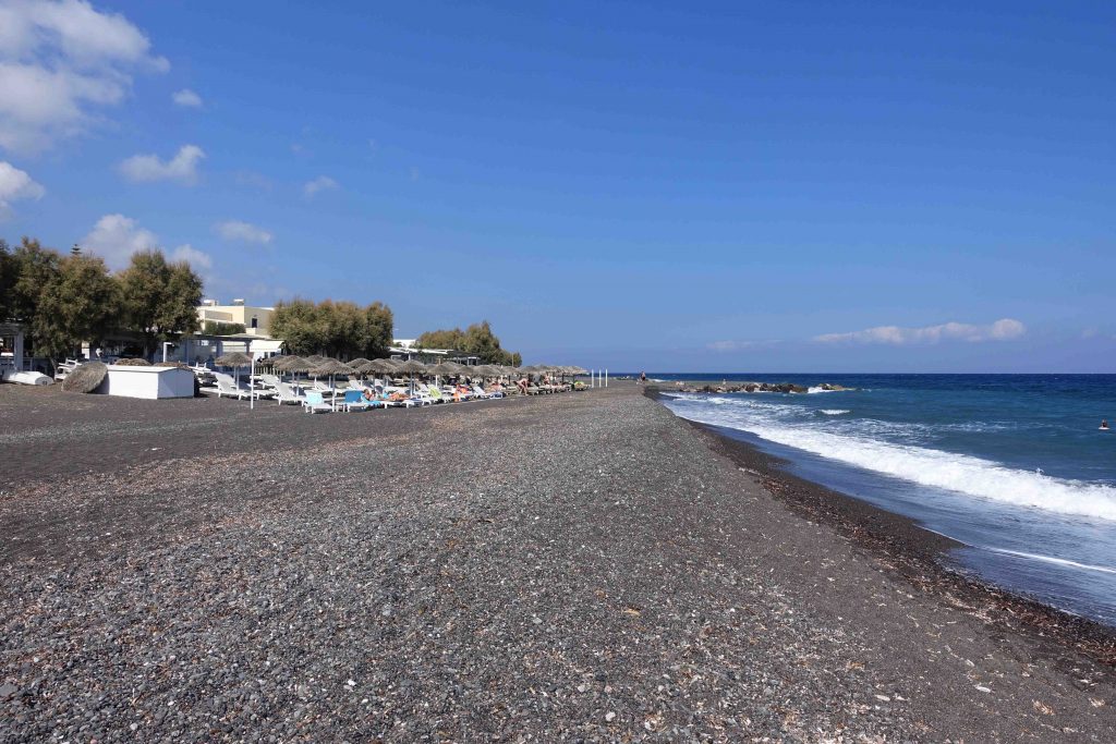 spiaggia-kamari-santorini